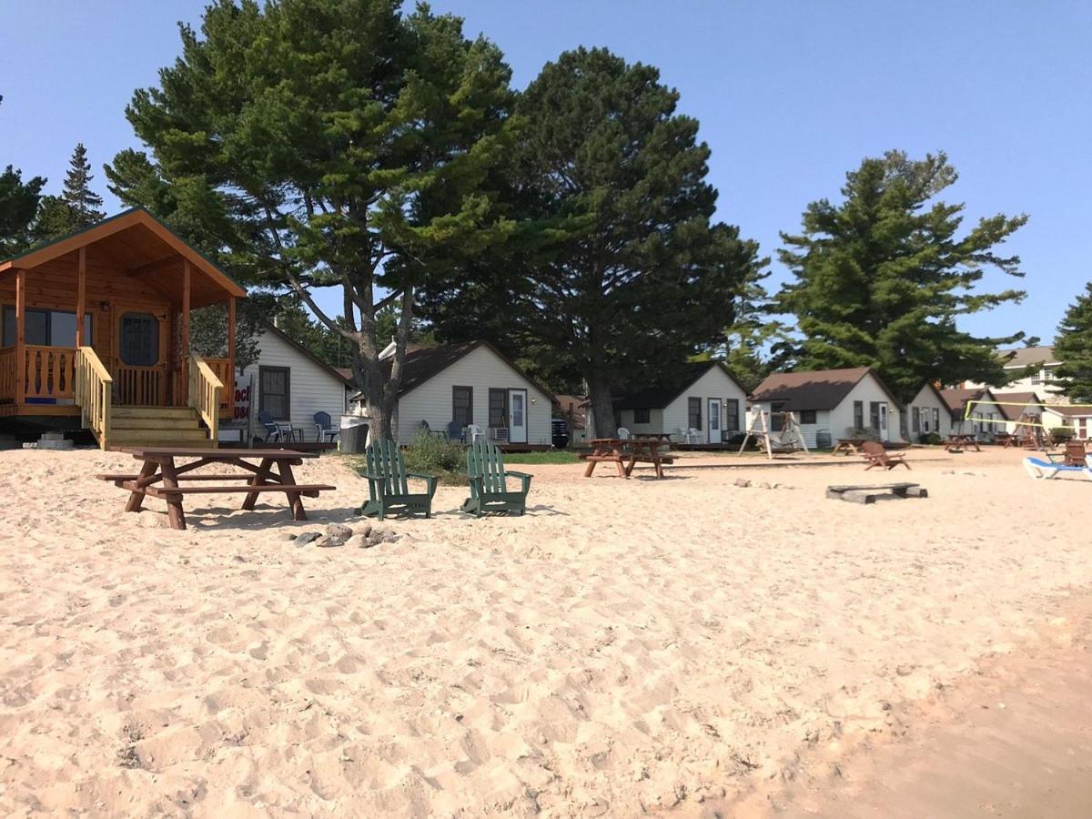 Beach House Lakeside Cottages Mackinaw City Exterior photo